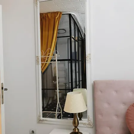 Apartment Aramis Boutique In Old Town Center